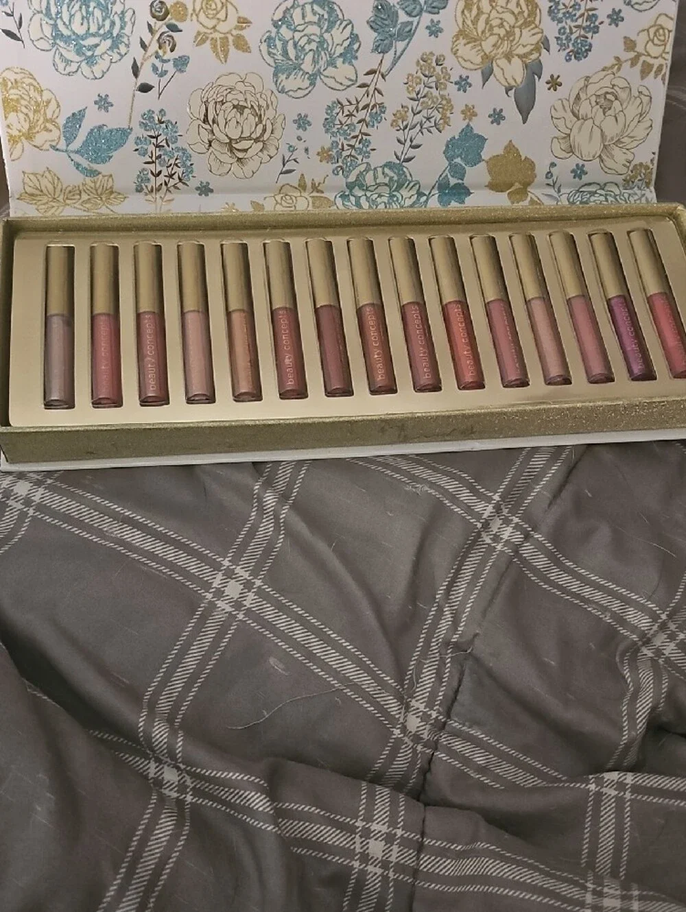 Beauty Concepts Lip Gloss Collection – 15 Luminous Shades (Cream & Gold Accents)